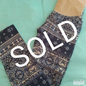 Motherhood Maternity Leggings